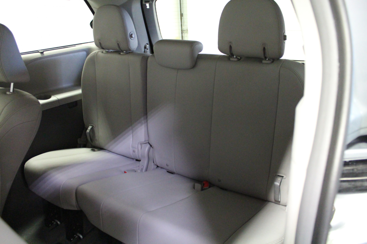 Toyota Sienna XLE FWD 8-Passenger (Natl) 2019