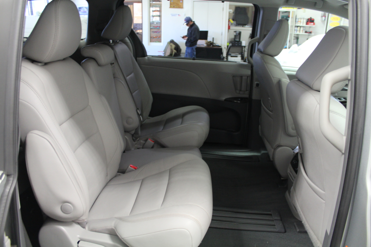 Toyota Sienna XLE FWD 8-Passenger (Natl) 2019
