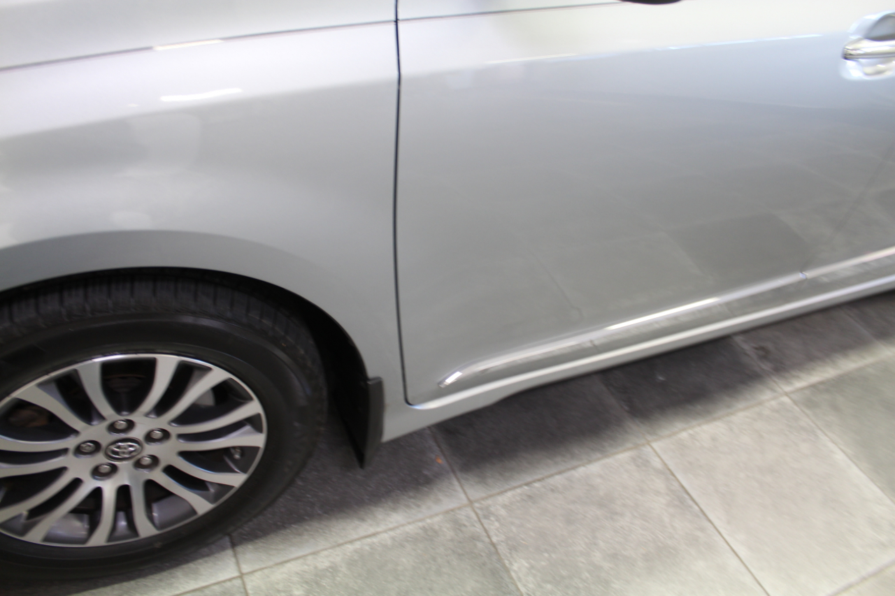 Toyota Sienna XLE FWD 8-Passenger (Natl) 2019