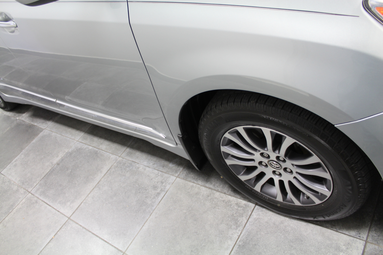 Toyota Sienna XLE FWD 8-Passenger (Natl) 2019