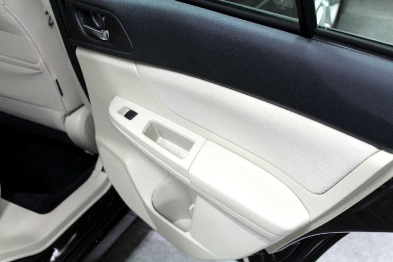 Subaru Impreza Sedan 4dr Auto 2.0i Premium 2012