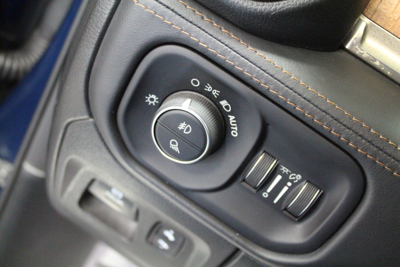 RAM 1500 Longhorn 4x4 Crew Cab 5'7" Box 2021