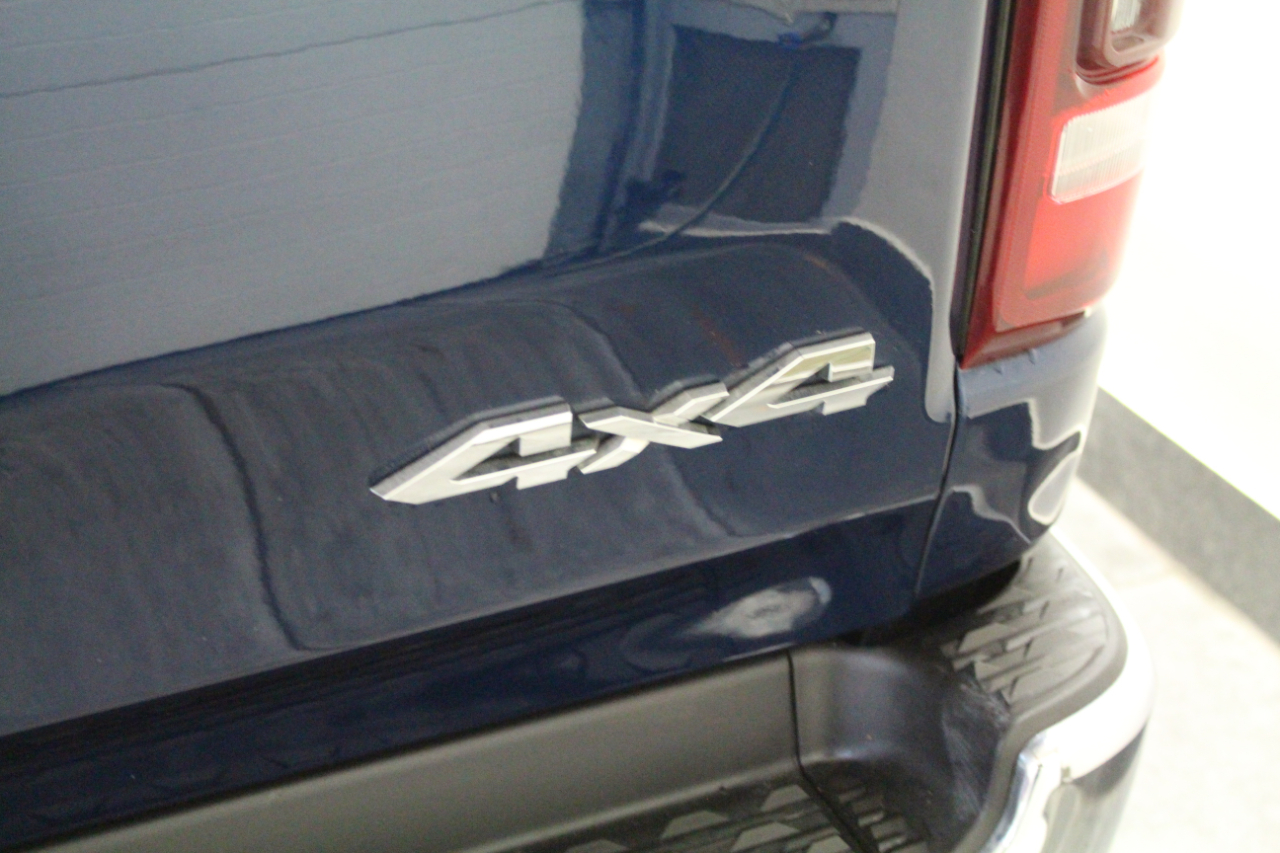 RAM 1500 Longhorn 4x4 Crew Cab 5'7" Box 2021