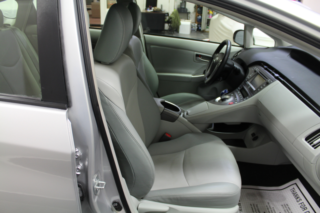 Toyota Prius 5dr HB Four (Natl) 2014