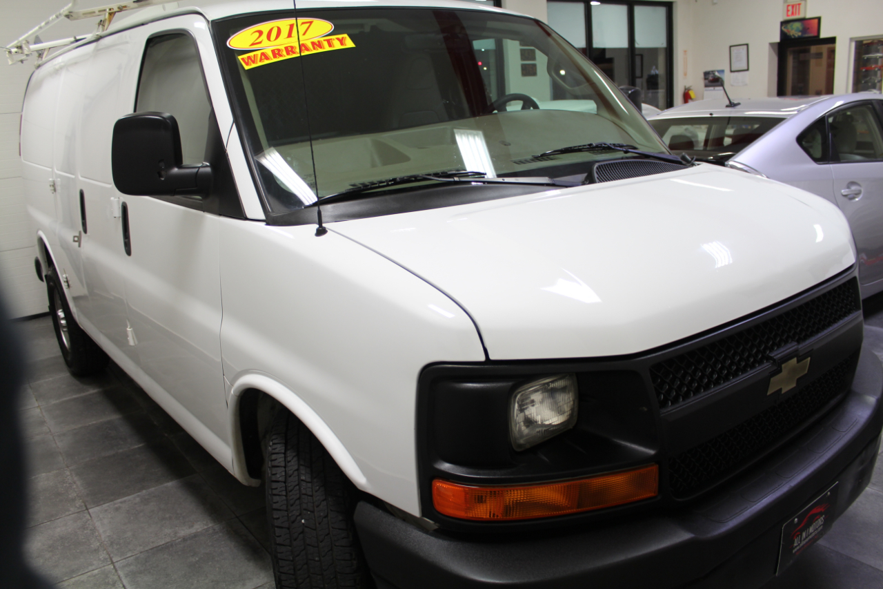 Chevrolet Express Cargo Van RWD 2500 135" 2017