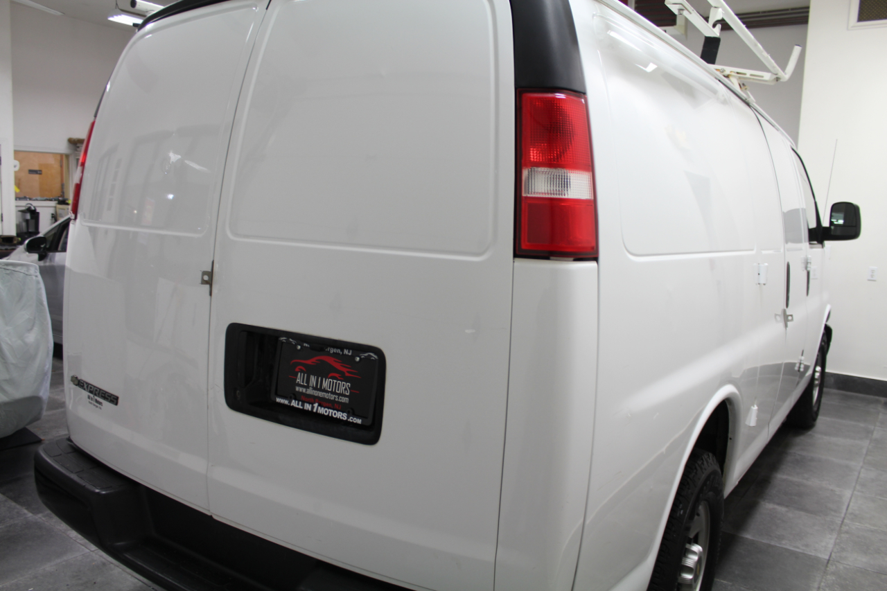 Chevrolet Express Cargo Van RWD 2500 135" 2017