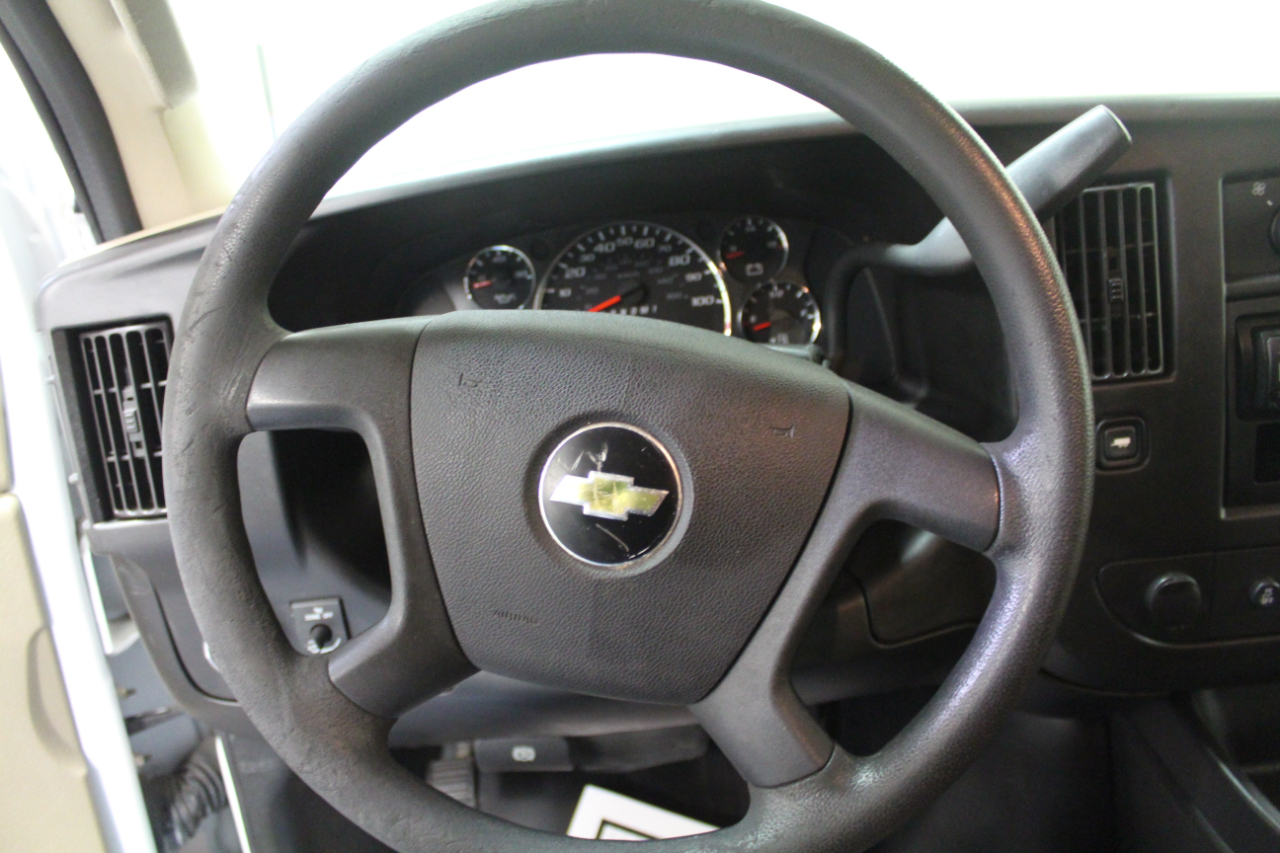 Chevrolet Express Cargo Van RWD 2500 135" 2017