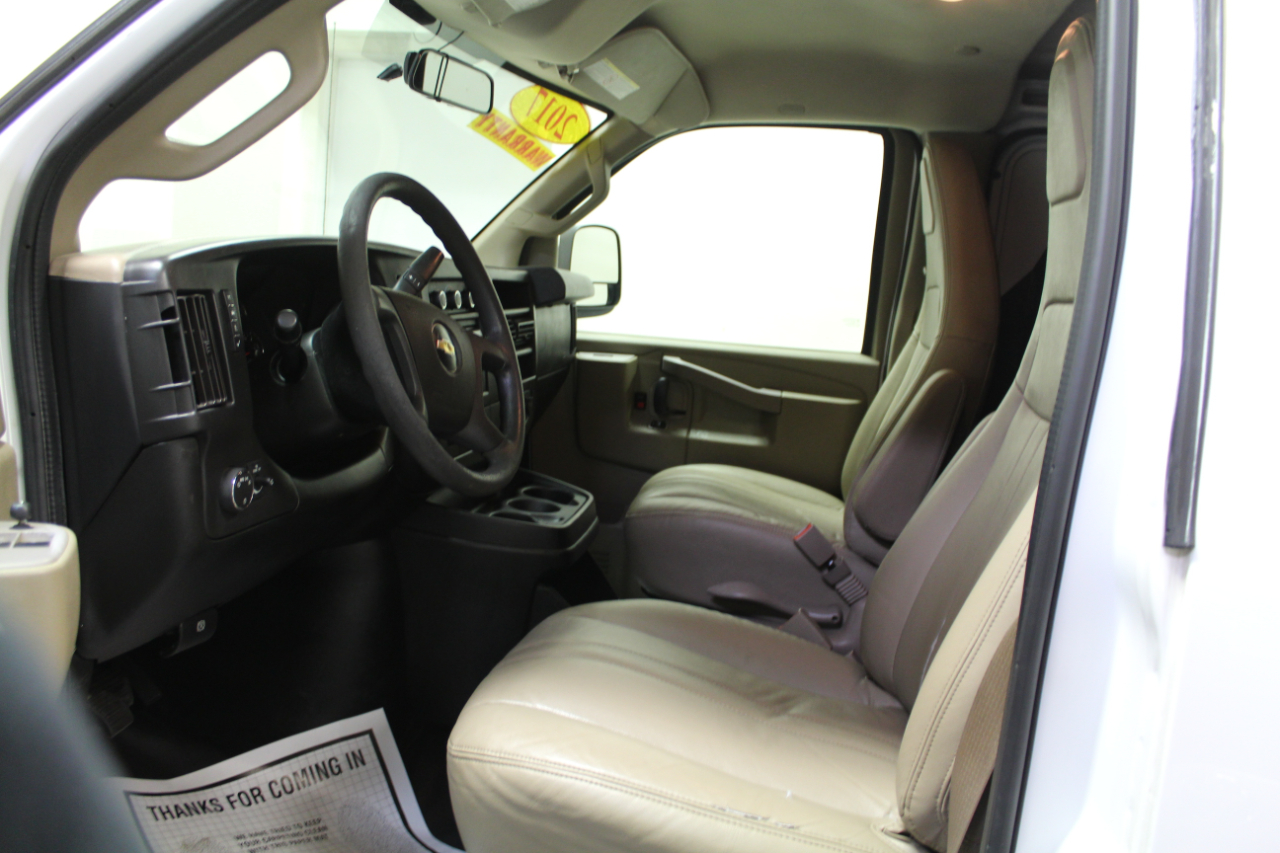 Chevrolet Express Cargo Van RWD 2500 135" 2017