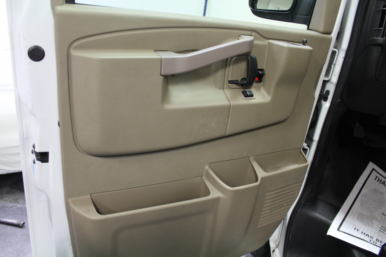 Chevrolet Express Cargo Van RWD 2500 135" 2017