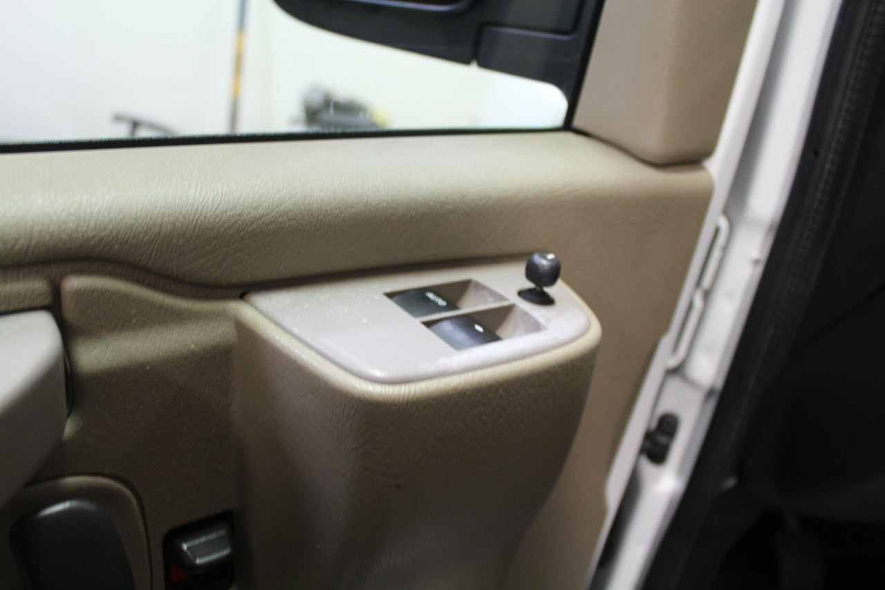 Chevrolet Express Cargo Van RWD 2500 135" 2017