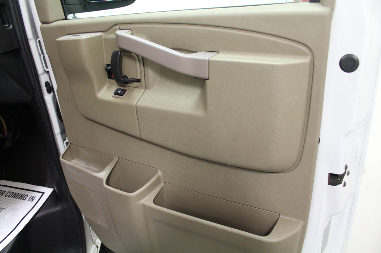 Chevrolet Express Cargo Van RWD 2500 135" 2017