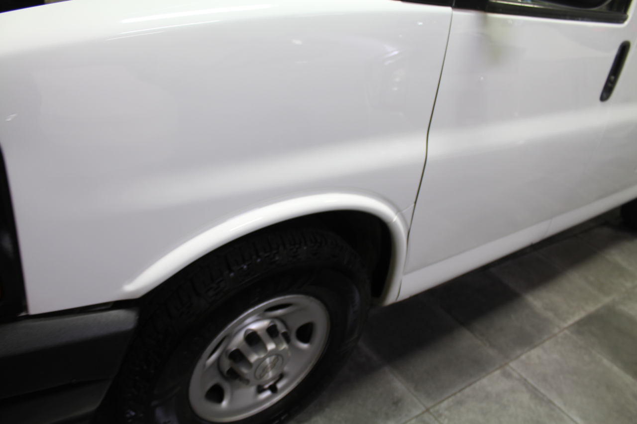 Chevrolet Express Cargo Van RWD 2500 135" 2017