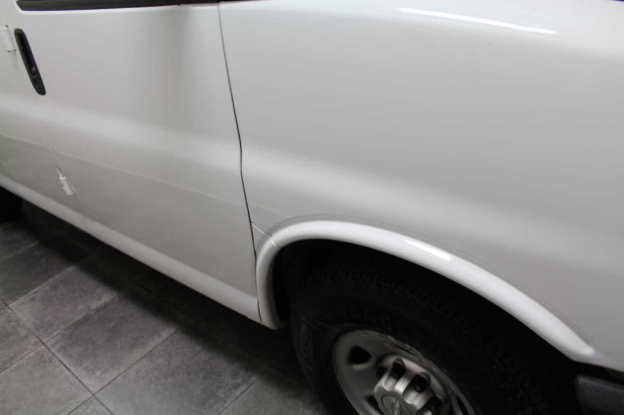 Chevrolet Express Cargo Van RWD 2500 135" 2017