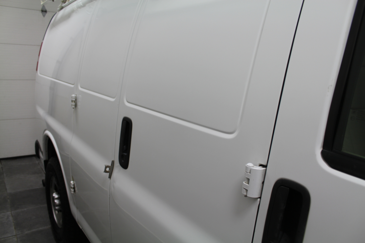 Chevrolet Express Cargo Van RWD 2500 135" 2017