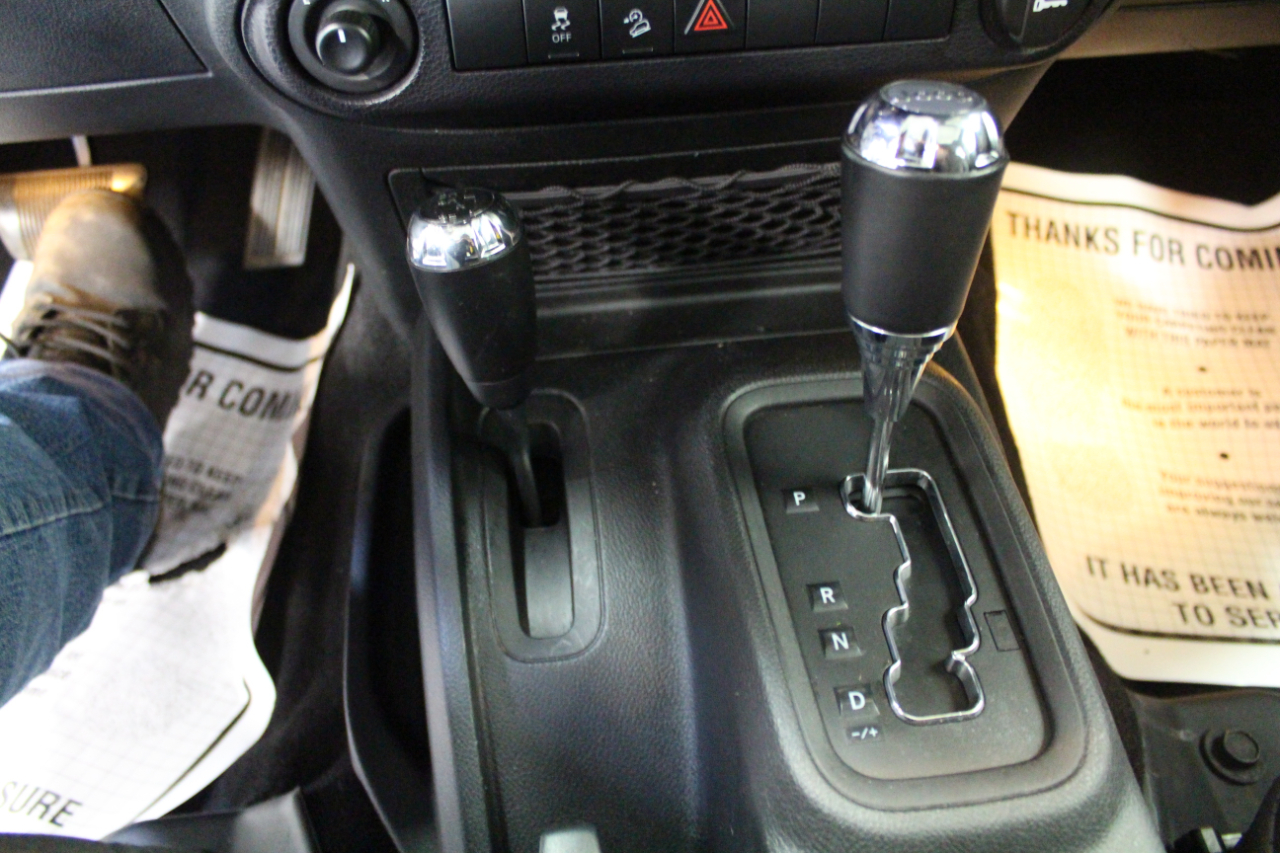 Jeep Wrangler Unlimited 4WD 4dr Sport 2016