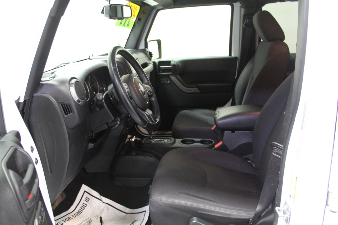 Jeep Wrangler Unlimited 4WD 4dr Sport 2016