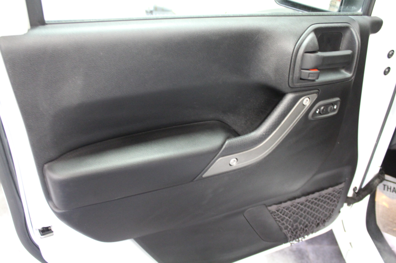 Jeep Wrangler Unlimited 4WD 4dr Sport 2016