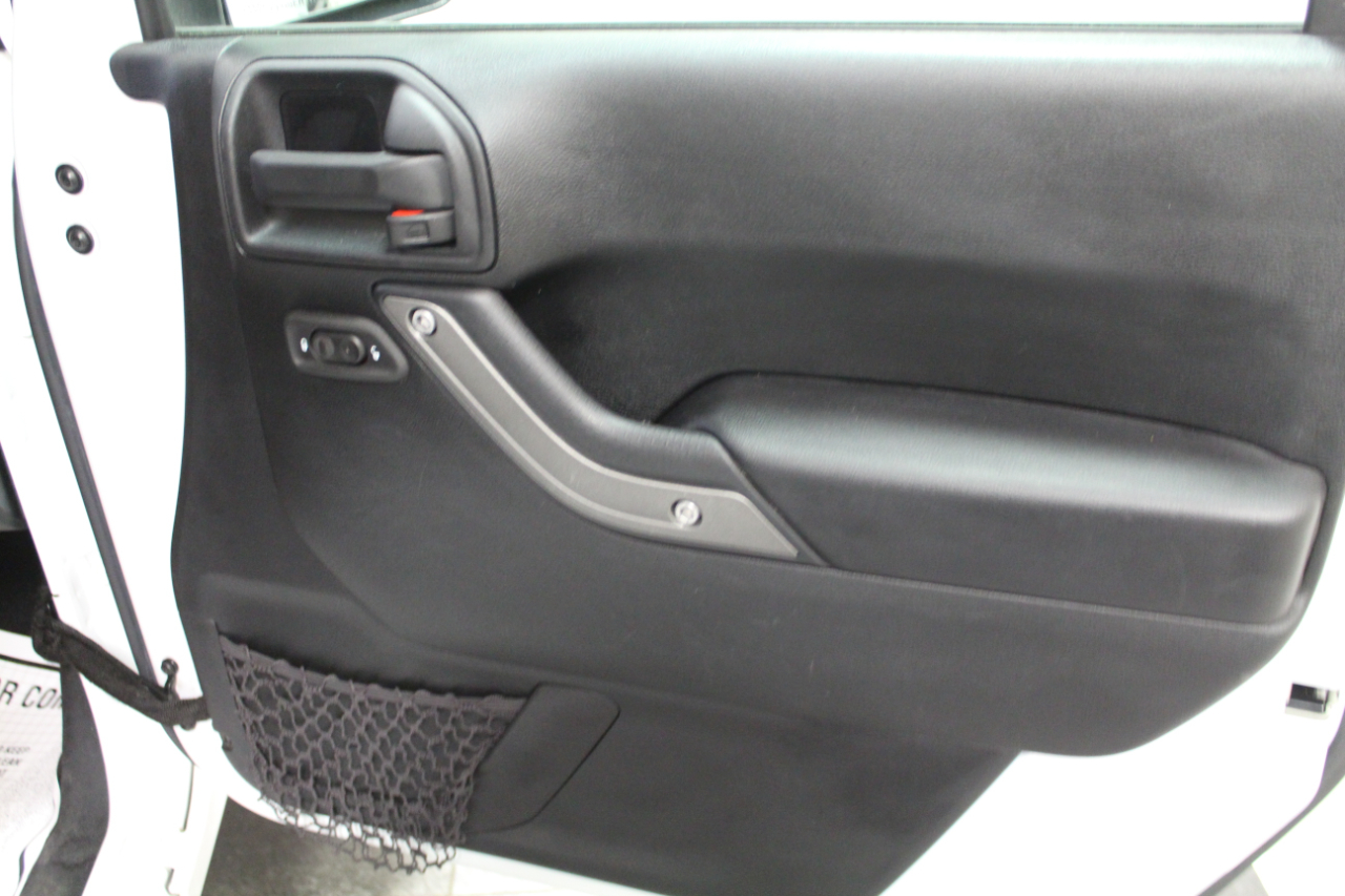 Jeep Wrangler Unlimited 4WD 4dr Sport 2016