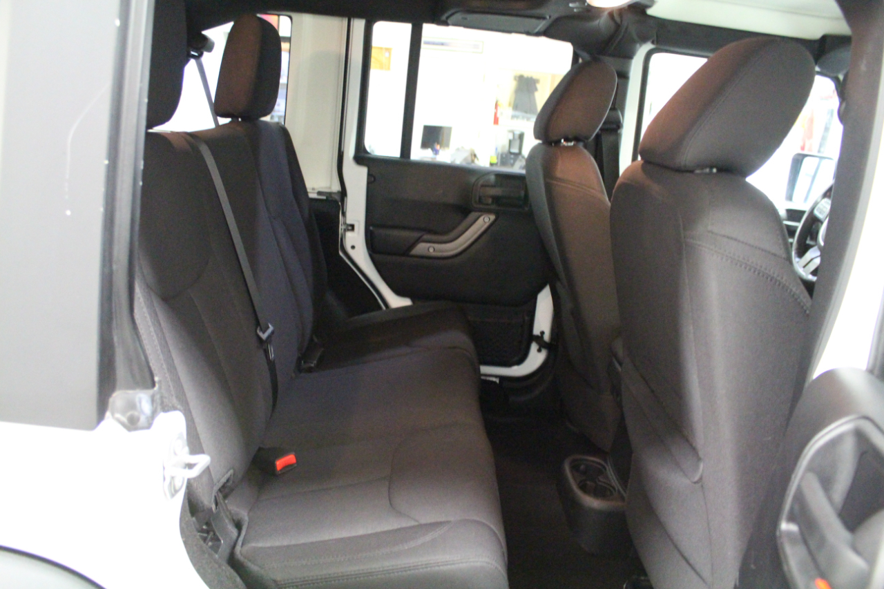 Jeep Wrangler Unlimited 4WD 4dr Sport 2016