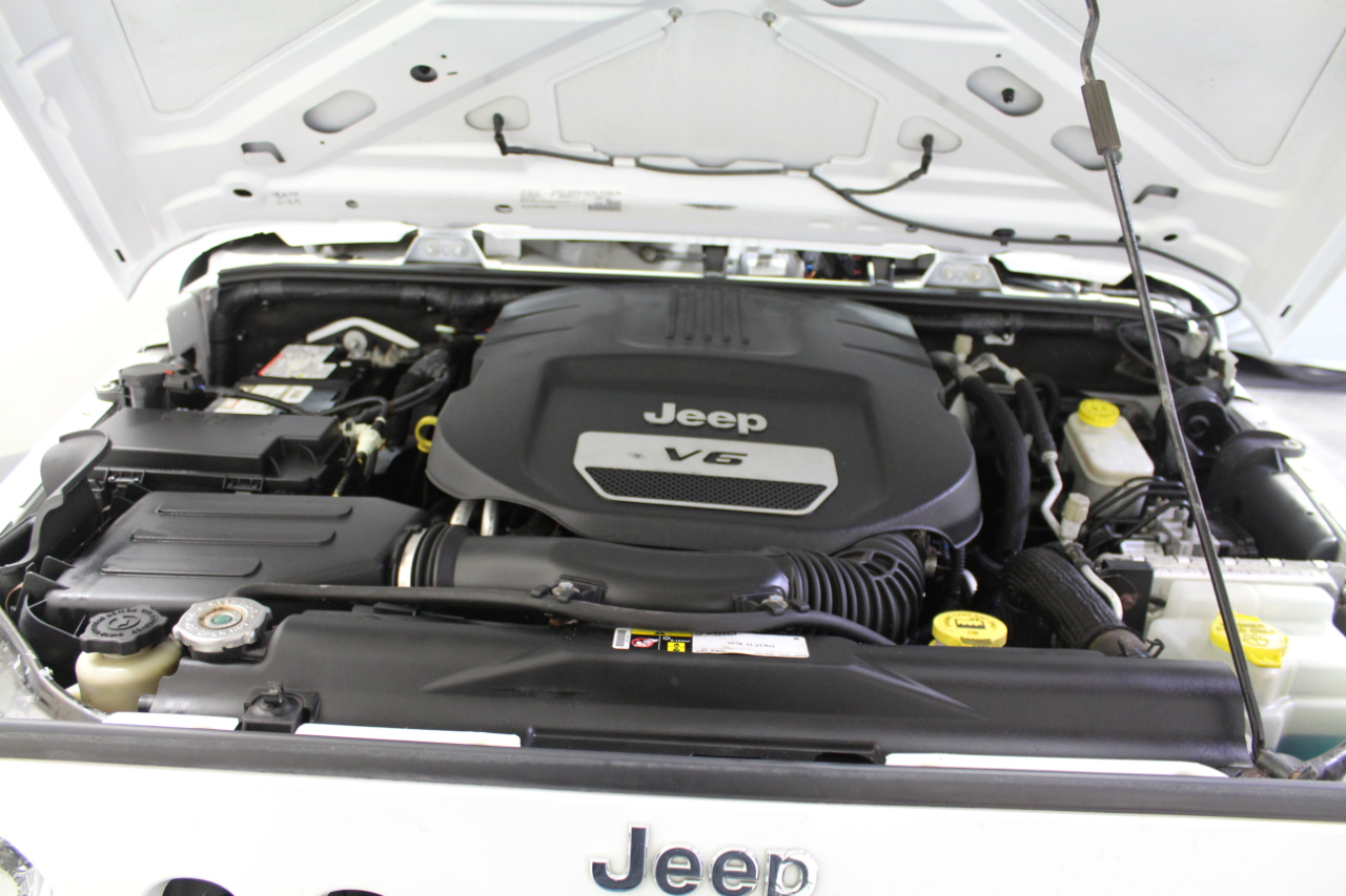 Jeep Wrangler Unlimited 4WD 4dr Sport 2016