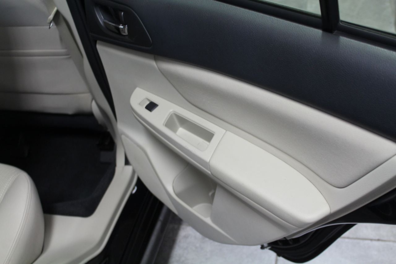 Subaru Impreza Wagon 5dr Auto 2.0i Sport Premium 2014