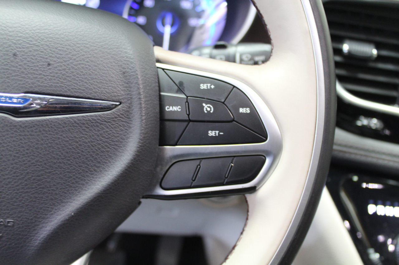 Chrysler Pacifica Limited FWD 2017