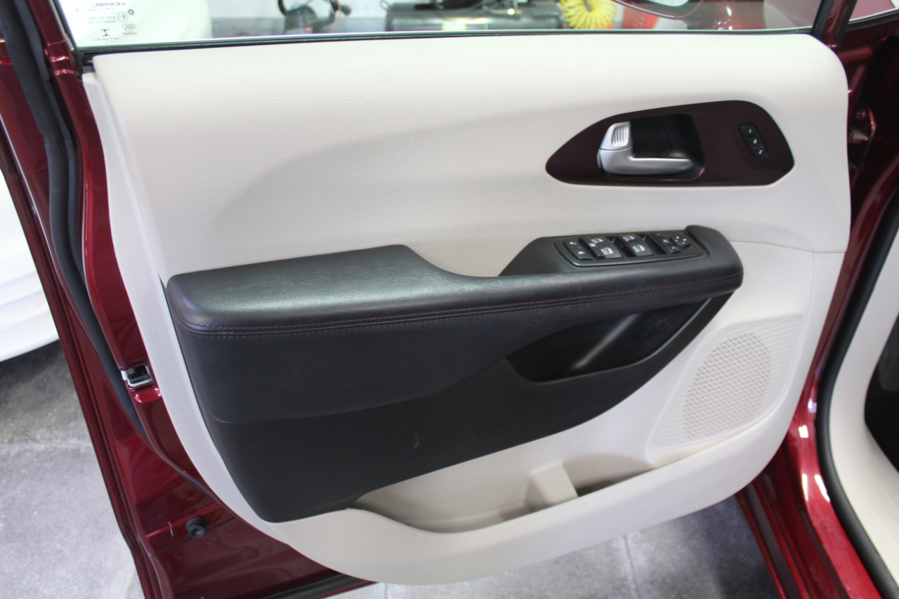 Chrysler Pacifica Limited FWD 2017