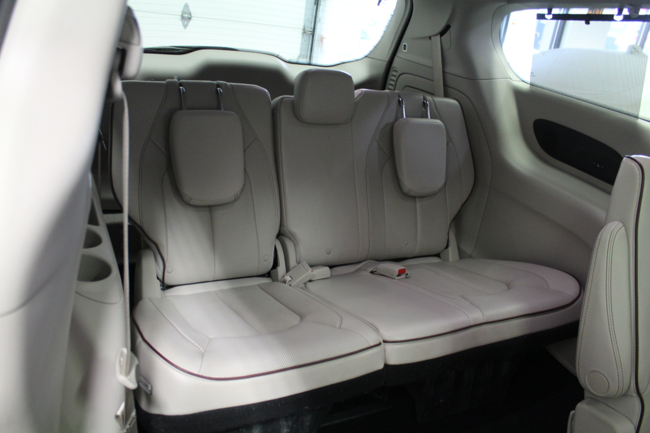 Chrysler Pacifica Limited FWD 2017