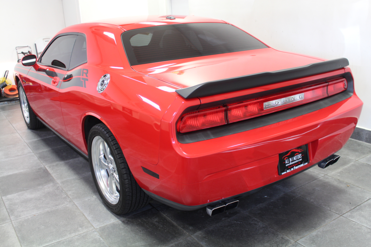 Dodge Challenger 2dr Cpe R/T Classic 2010