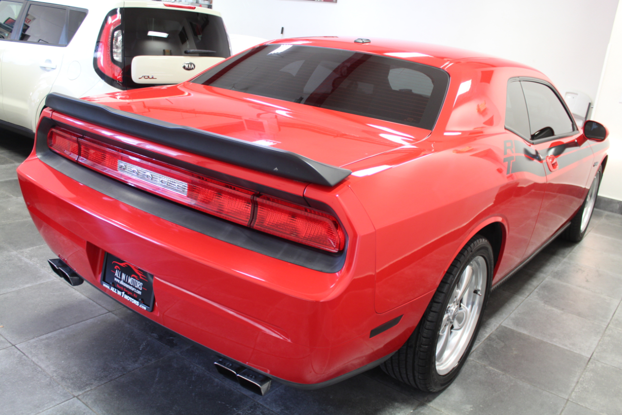 Dodge Challenger 2dr Cpe R/T Classic 2010