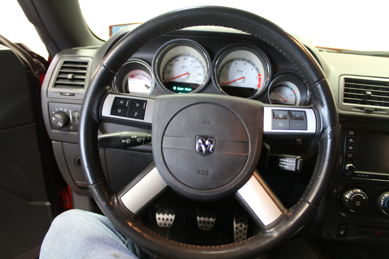 Dodge Challenger 2dr Cpe R/T Classic 2010