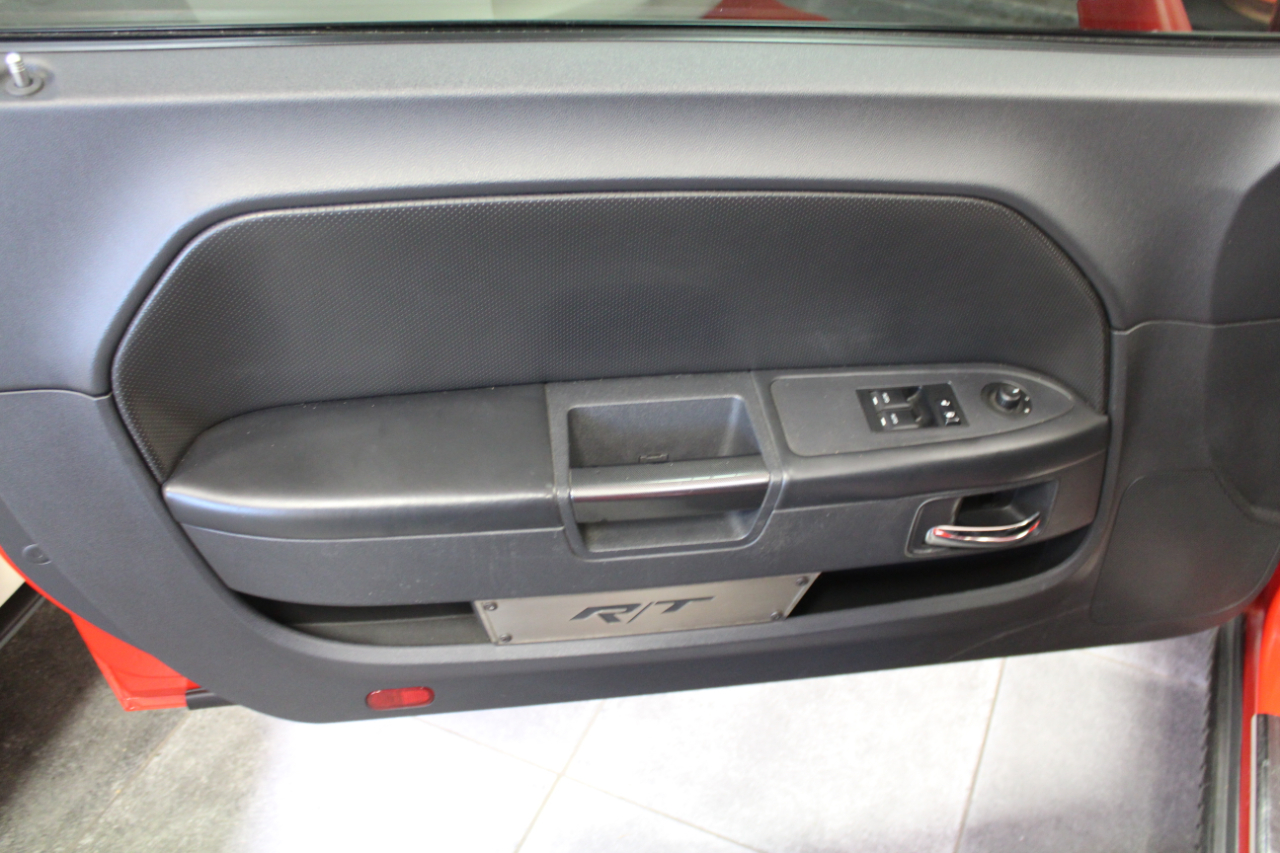 Dodge Challenger 2dr Cpe R/T Classic 2010