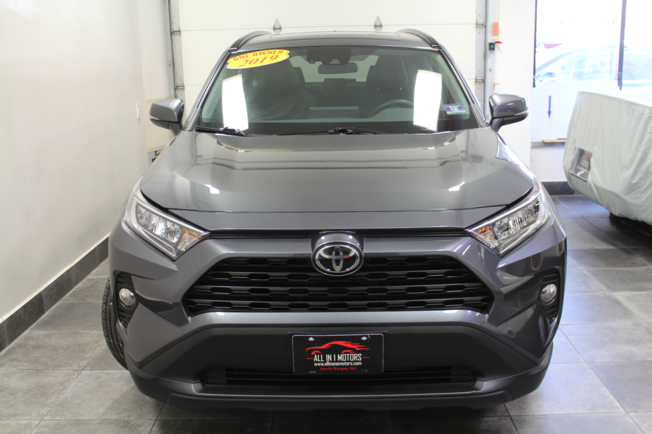 Toyota RAV4 XLE AWD (Natl) 2019