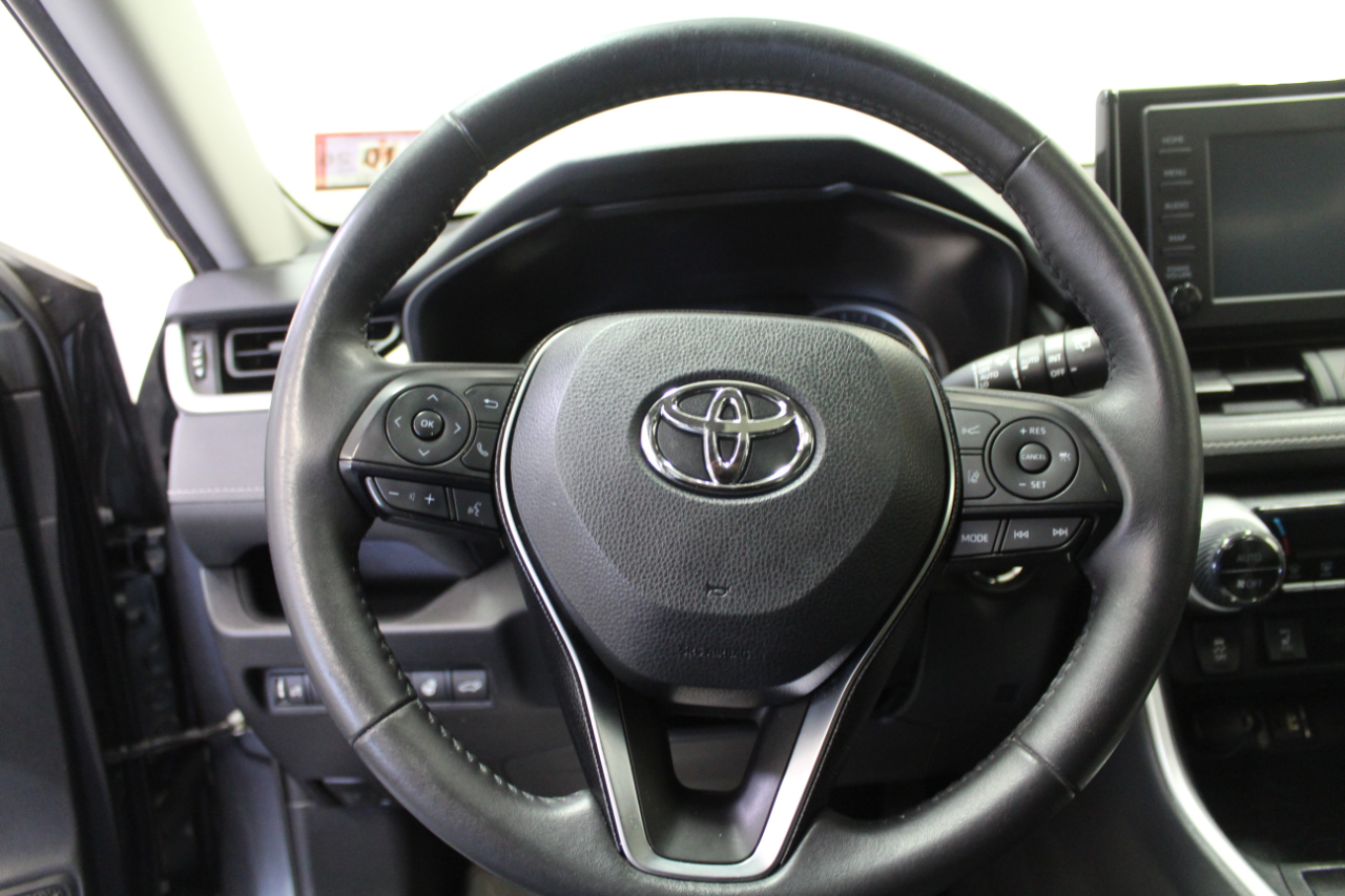 Toyota RAV4 XLE AWD (Natl) 2019