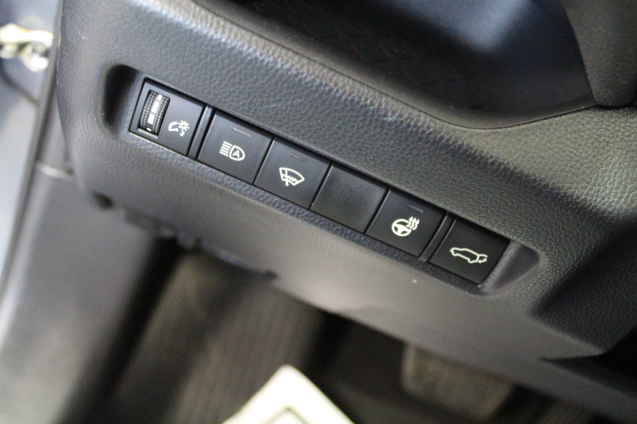 Toyota RAV4 XLE AWD (Natl) 2019