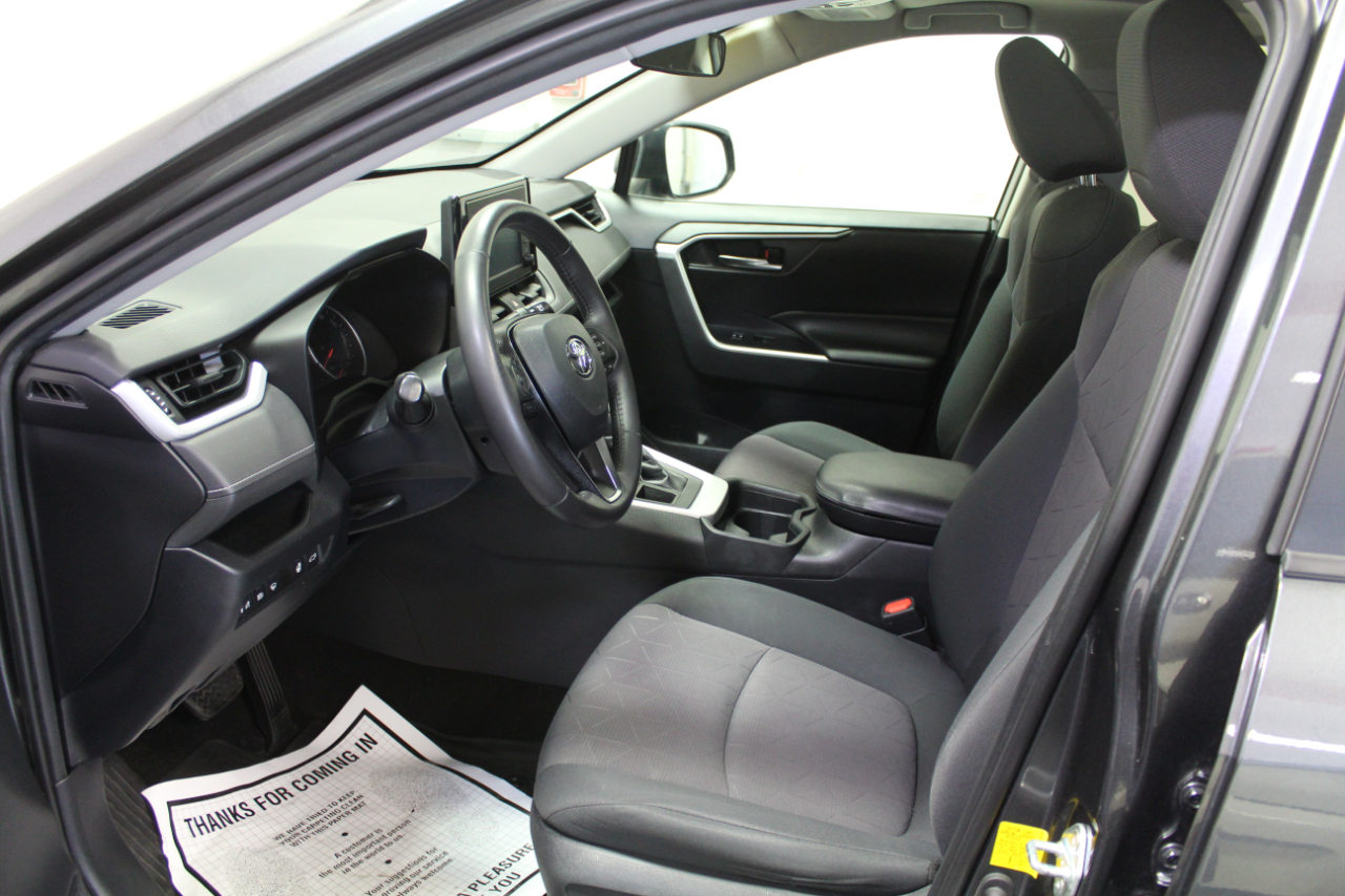 Toyota RAV4 XLE AWD (Natl) 2019