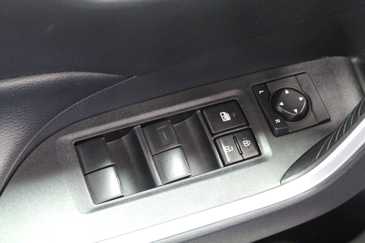 Toyota RAV4 XLE AWD (Natl) 2019