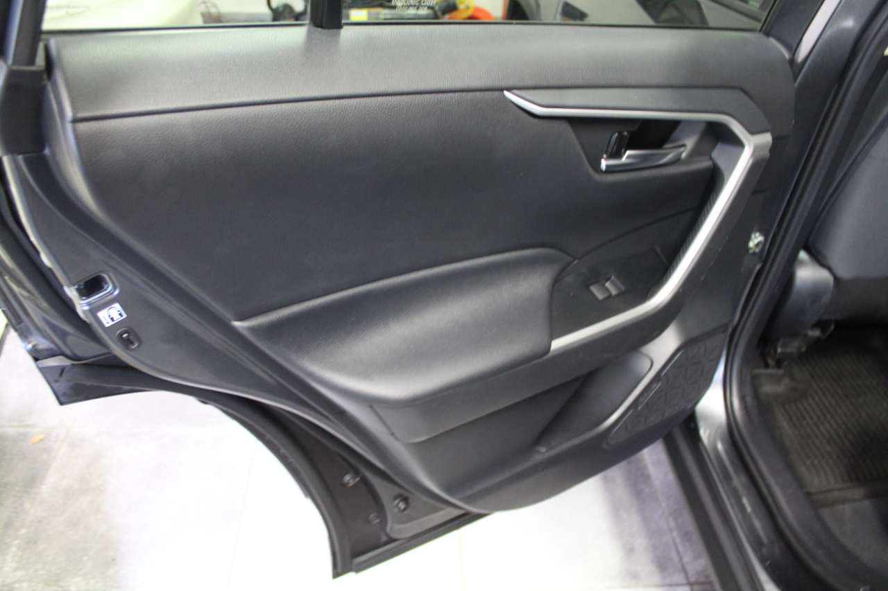 Toyota RAV4 XLE AWD (Natl) 2019