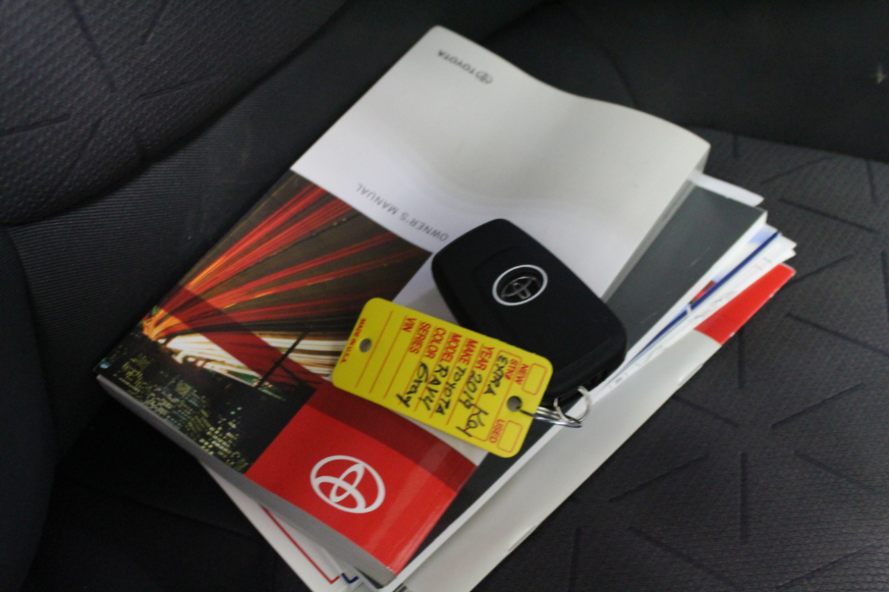 Toyota RAV4 XLE AWD (Natl) 2019