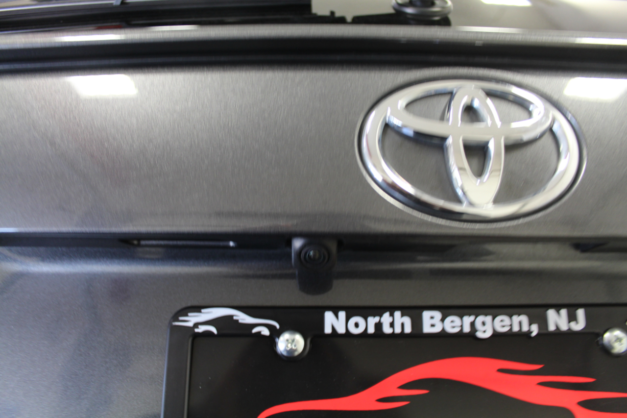 Toyota RAV4 XLE AWD (Natl) 2019