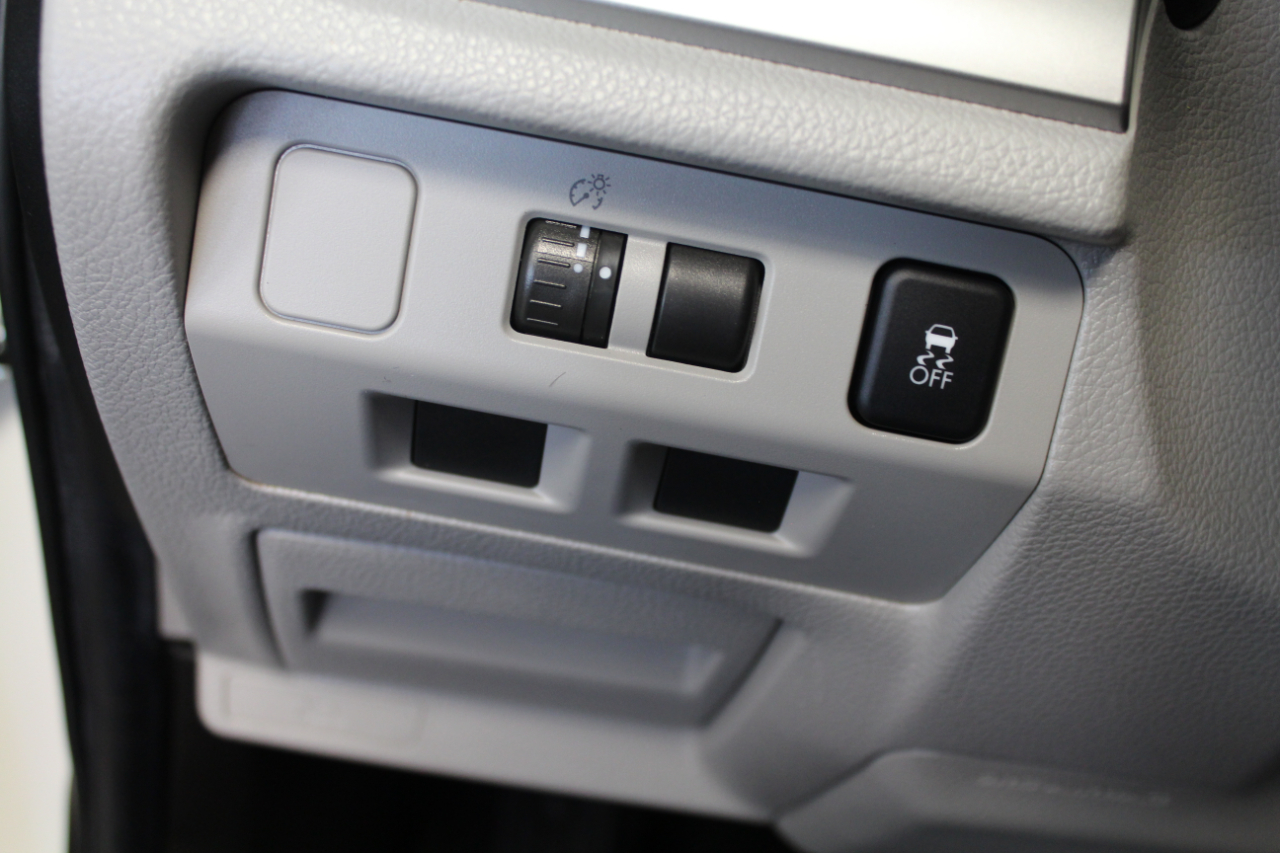 Subaru Forester 4dr CVT 2.5i PZEV 2015