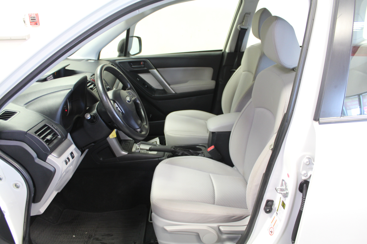 Subaru Forester 4dr CVT 2.5i PZEV 2015