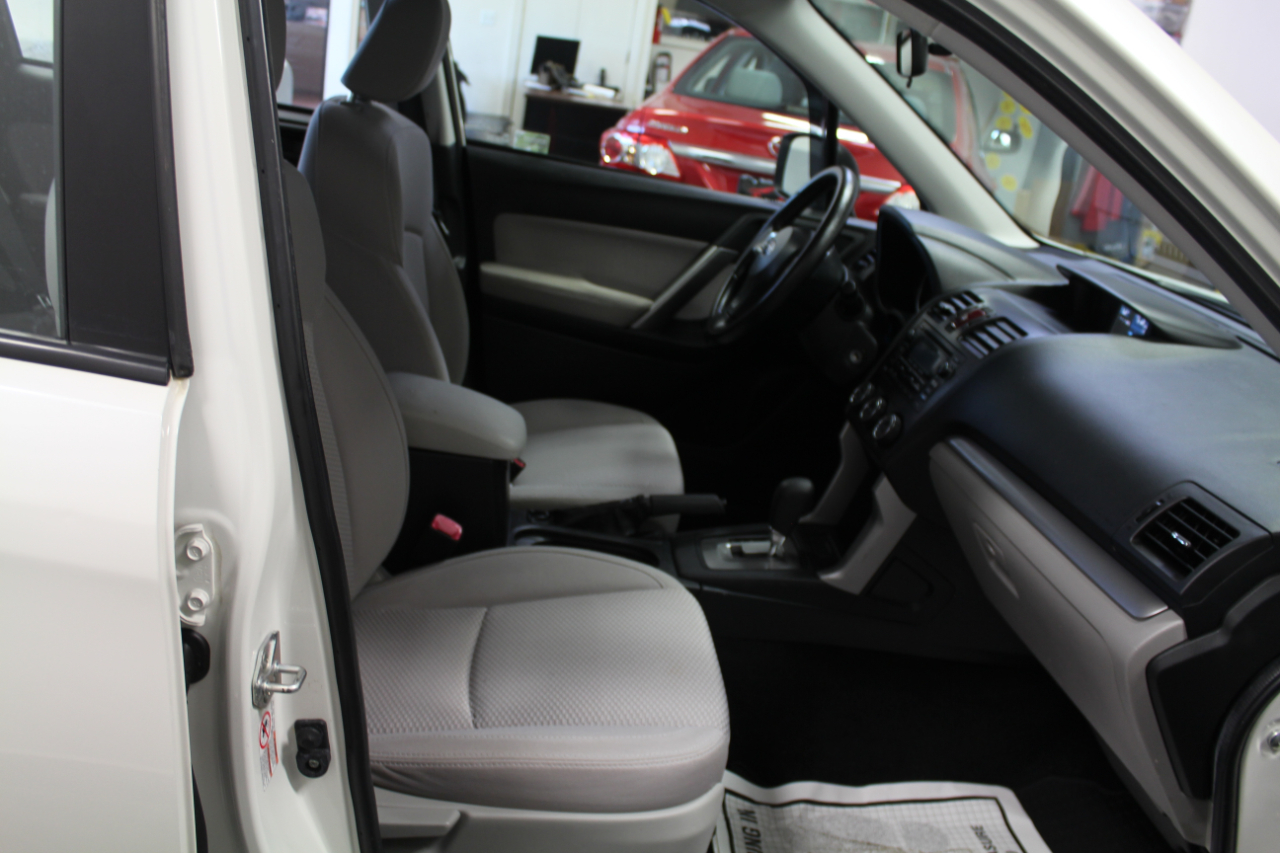 Subaru Forester 4dr CVT 2.5i PZEV 2015
