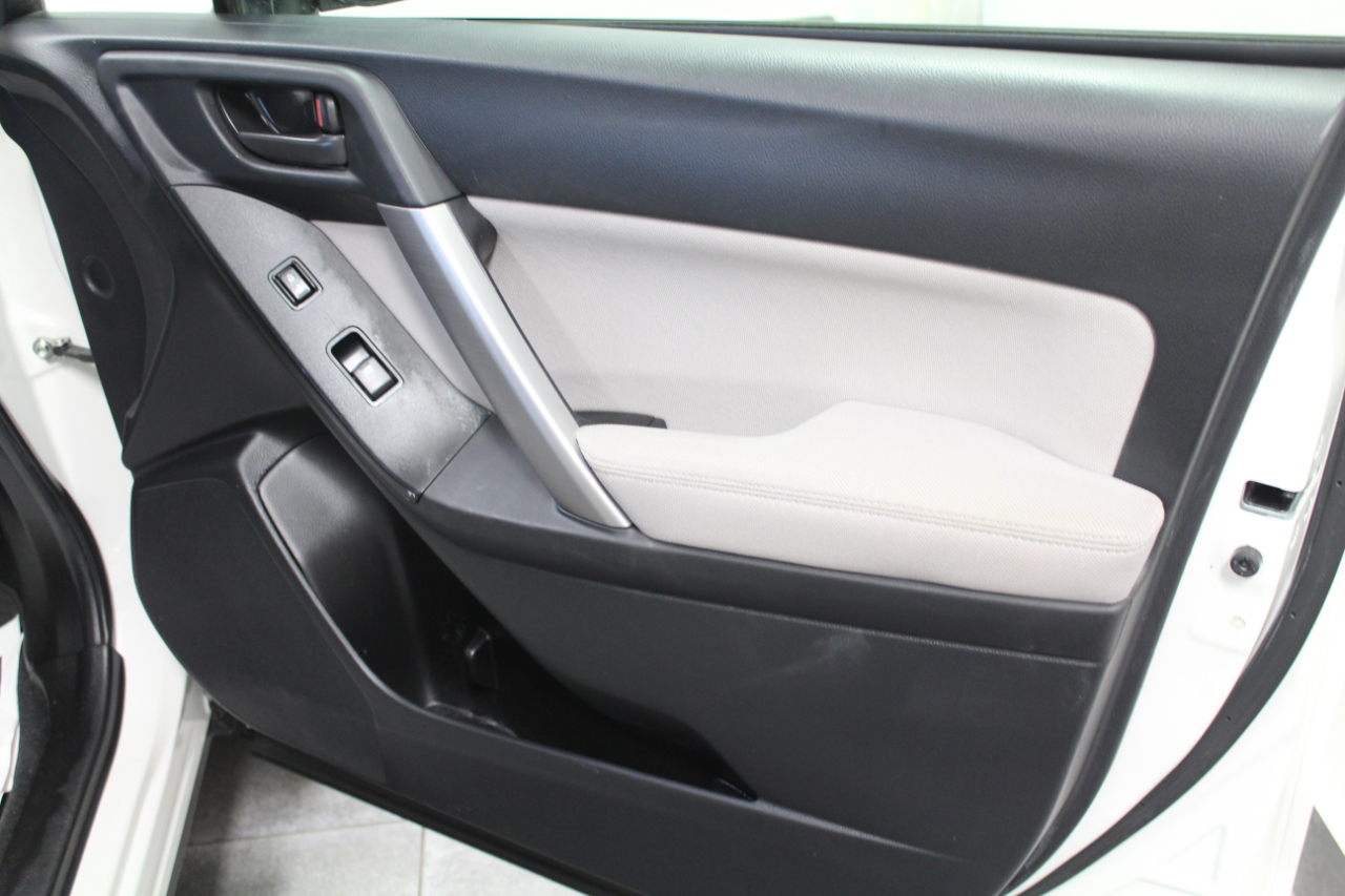 Subaru Forester 4dr CVT 2.5i PZEV 2015