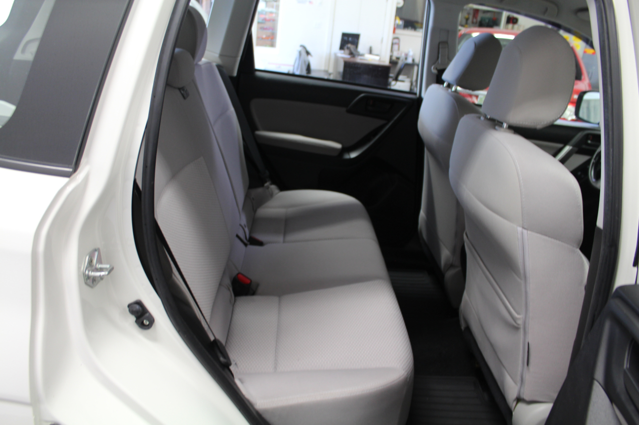 Subaru Forester 4dr CVT 2.5i PZEV 2015
