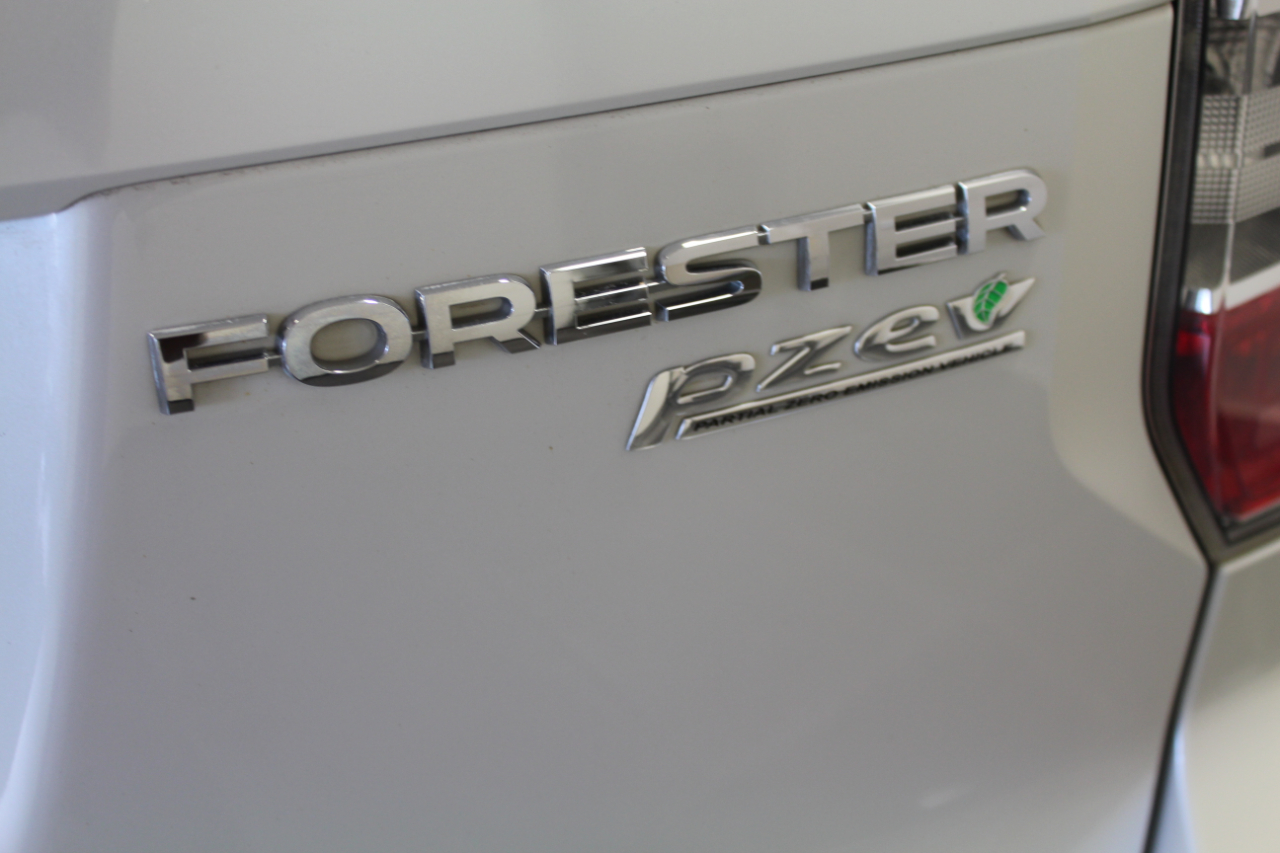 Subaru Forester 4dr CVT 2.5i PZEV 2015