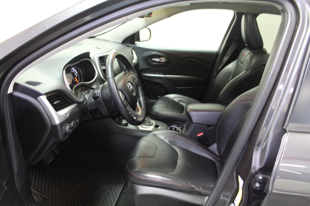 Jeep Cherokee 4WD 4dr Trailhawk 2016