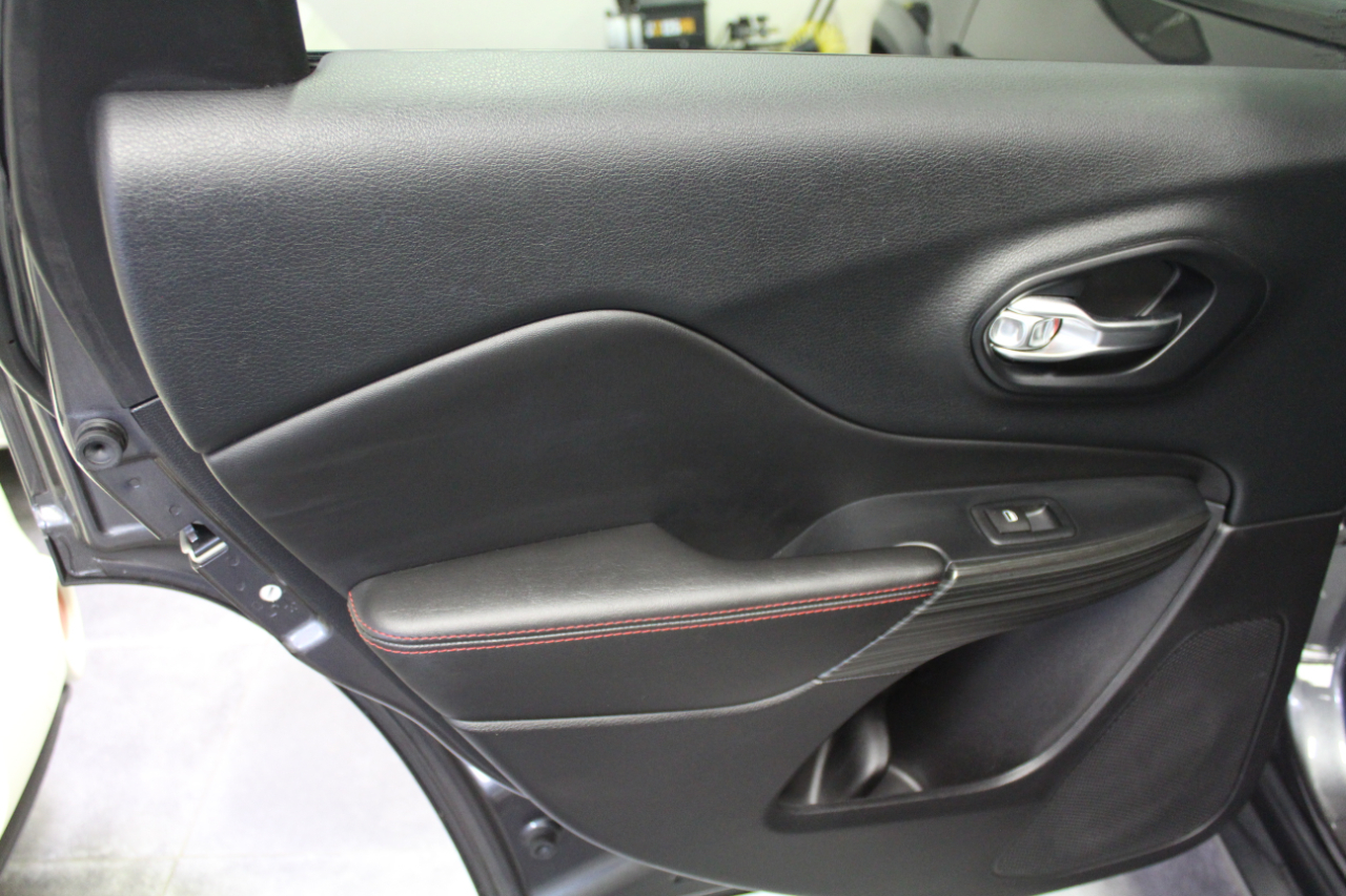 Jeep Cherokee 4WD 4dr Trailhawk 2016