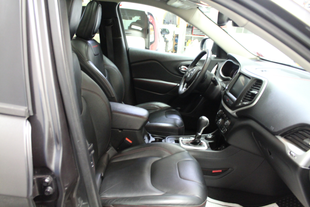 Jeep Cherokee 4WD 4dr Trailhawk 2016