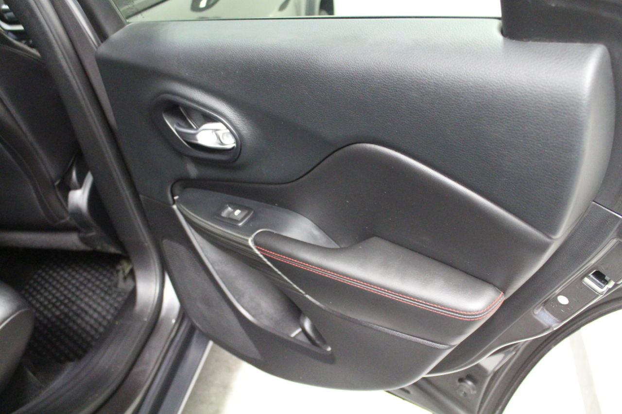 Jeep Cherokee 4WD 4dr Trailhawk 2016